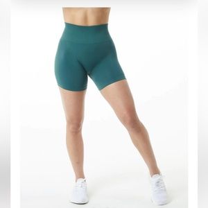 Alphalete Amplify Shorts Pier Blue